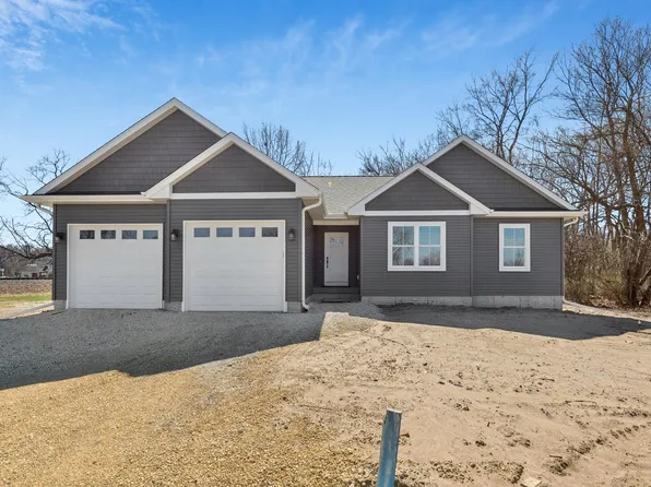 1531 Tyler Ct, Camanche, IA 52730