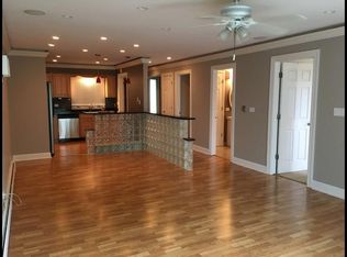 520 E Main St APT 2A, Barrington, IL 60010
