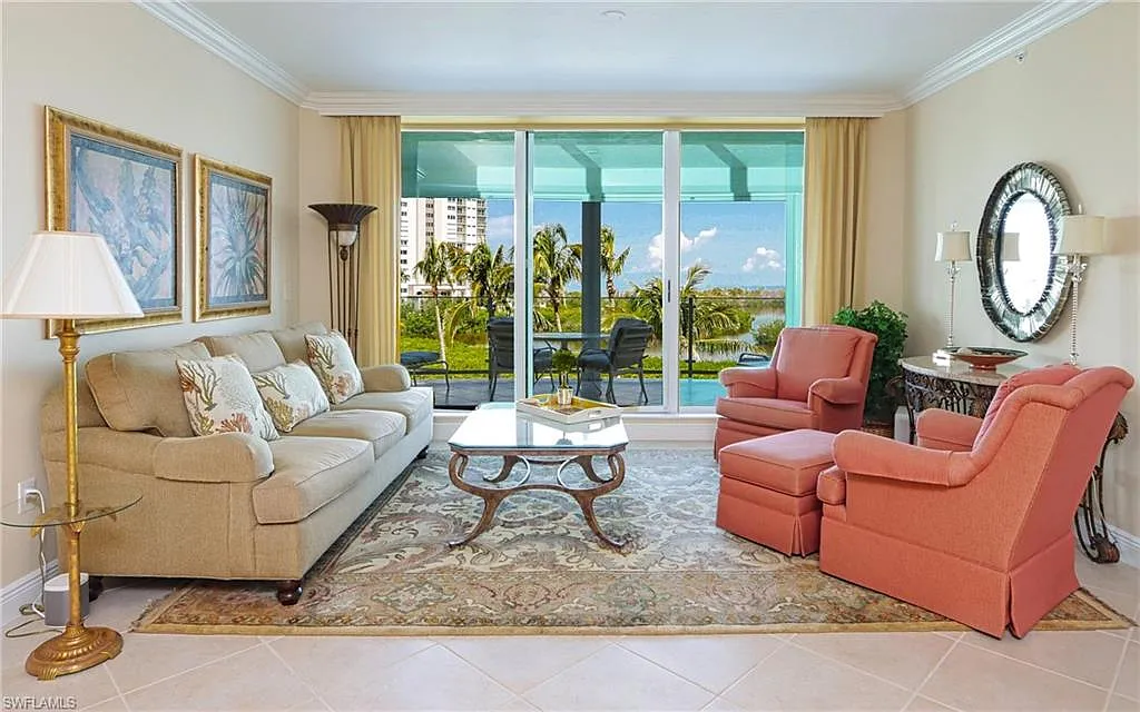3 bed, 3.0 bath, 2200 sqft, $15,000 — Photo 4