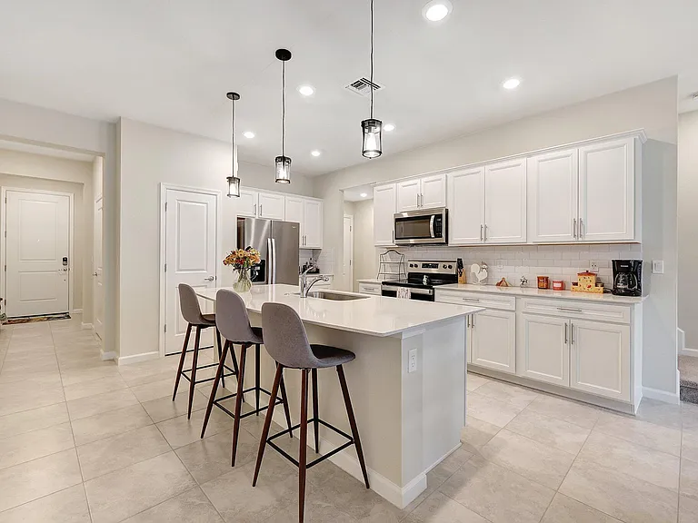 1807 SE Ocean Cove Way — Photo 5