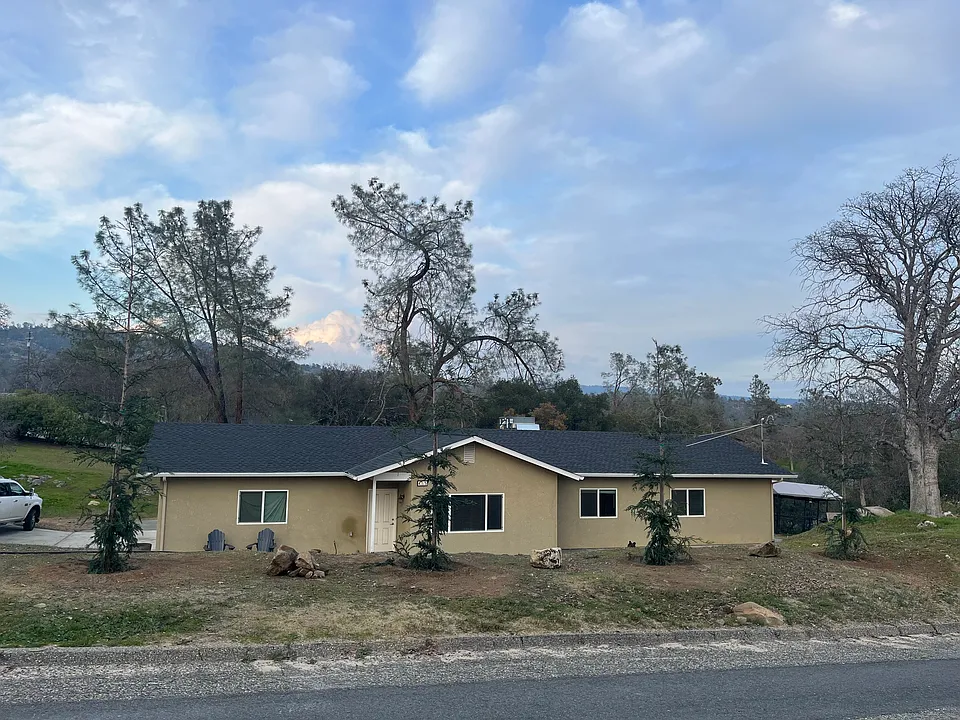 43575 Crystal Cave Cir