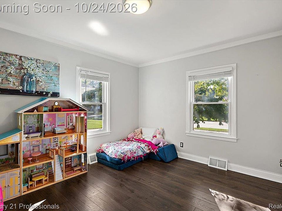 935 Ottawa Dr, photo 18