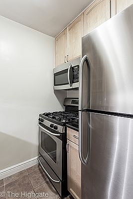 5th image of 182 E 95th St APT 17E