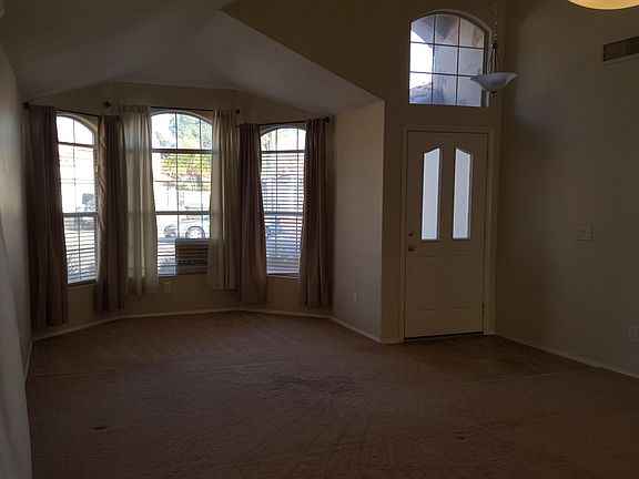 5th image of 1642 S Sycamore Pl