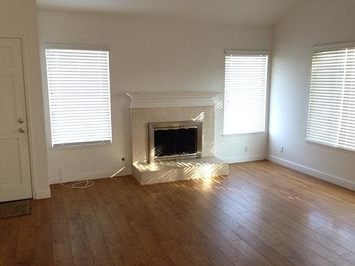 2nd image of 831 S Western Ave