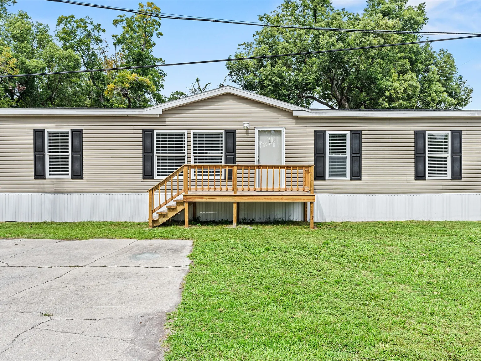 4 bed, 1500 sqft, $2,250 — Photo 1