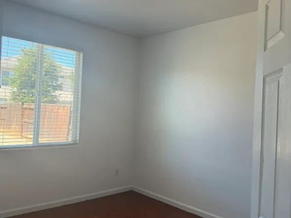 1445 Angus St, Patterson, CA 95363