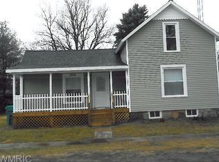 9000 3rd St, Baroda, MI 49101