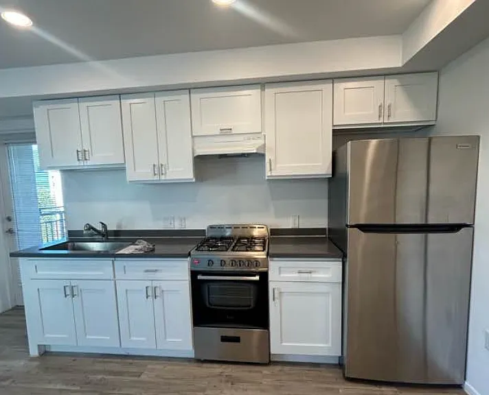 4209 S Western Ave #301 — Photo 3