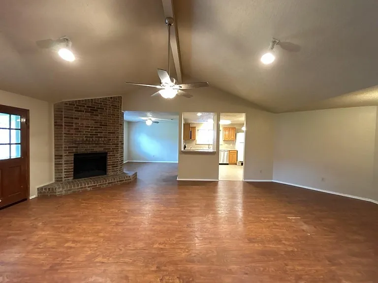 2412 Amber Hill Ln — Photo 9