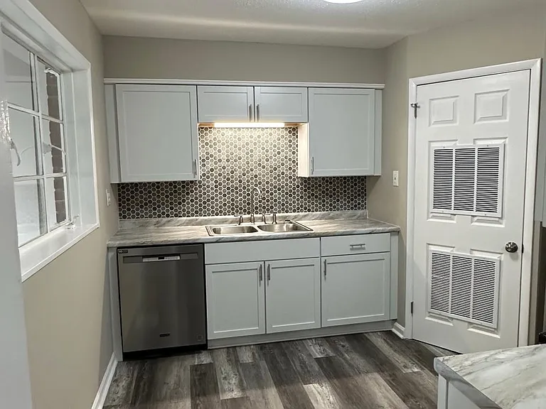 1555 Mayfair Blvd #2 — Photo 5