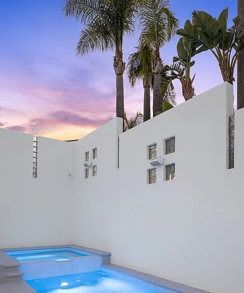 2231 Sunset Plaza Dr — Photo 34