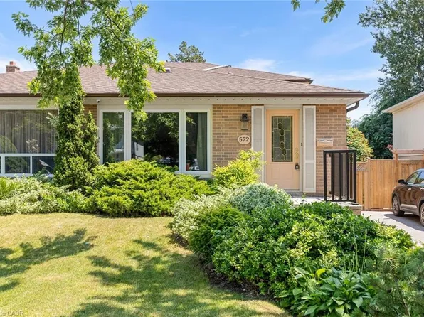 572 Tedwyn Dr, Mississauga, ON L5A 1J9