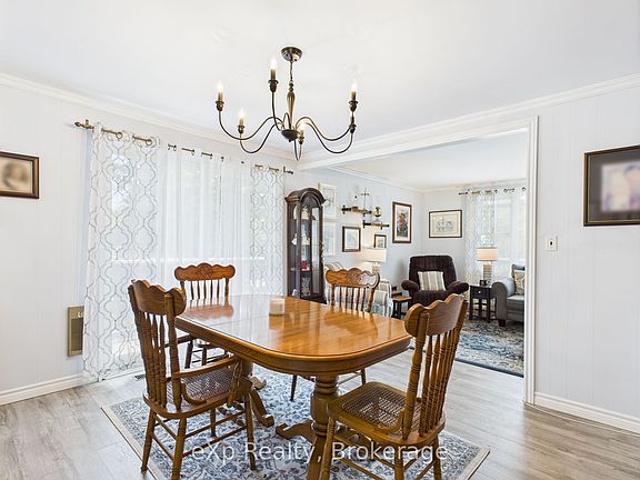 3rd image of 105 Menomini Rd