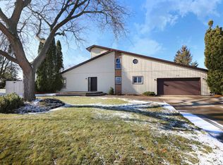 42 Sunray Ct, Appleton, WI 54915