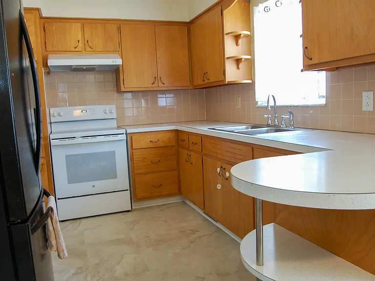 445 Spring St — Photo 7