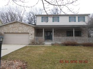 1325 Winslow Cir, Woodstock, IL 60098