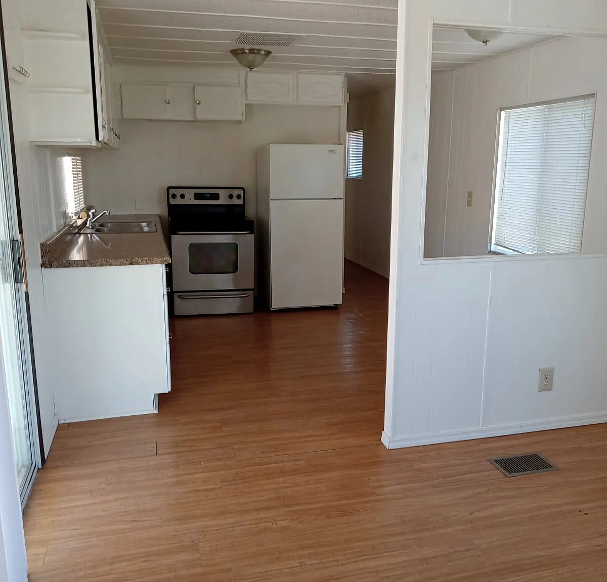 2 bed, 700 sqft, $795 — Photo 3