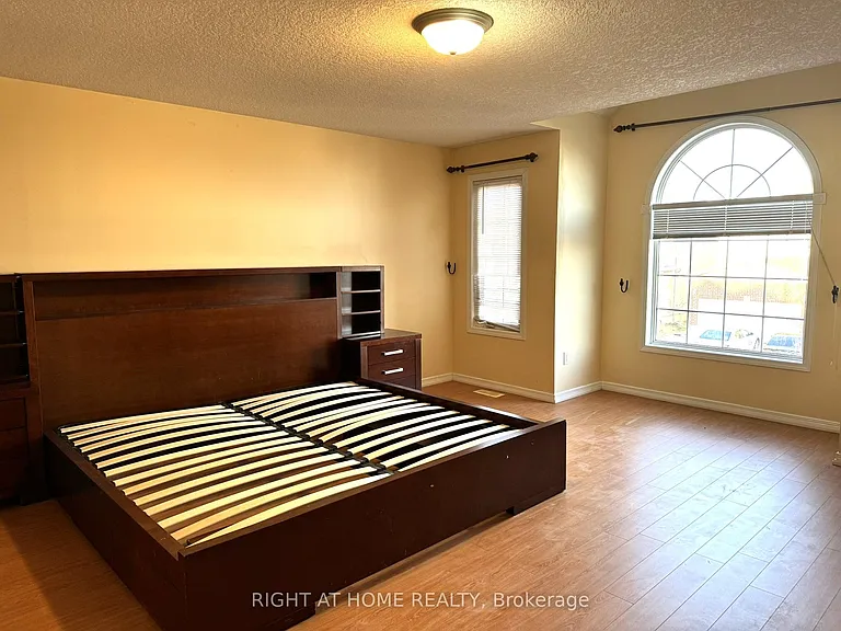 252 Lemon Grass Cres — Photo 12
