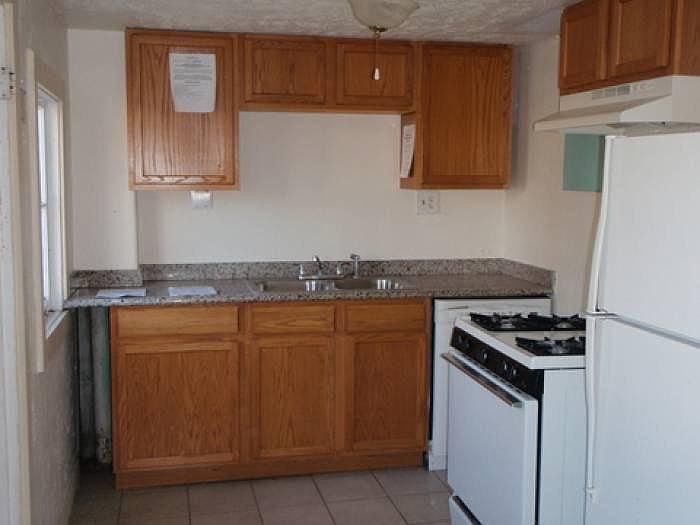 kitchen - granite counter