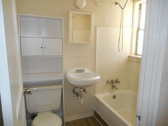 4th image of 130 S Abbie St #17