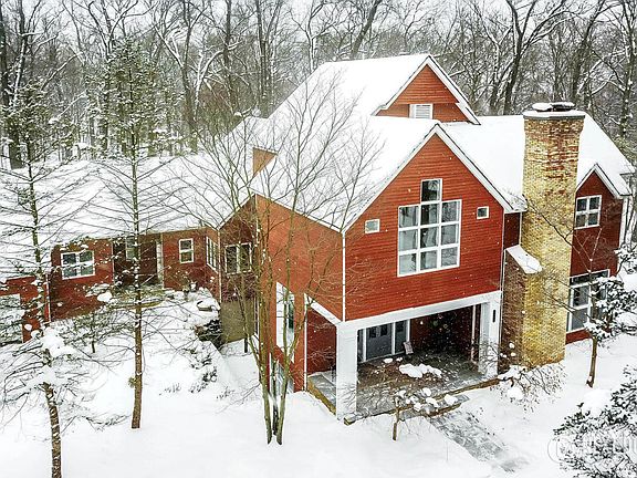 2nd image of 7055 Riverwood Ln SE