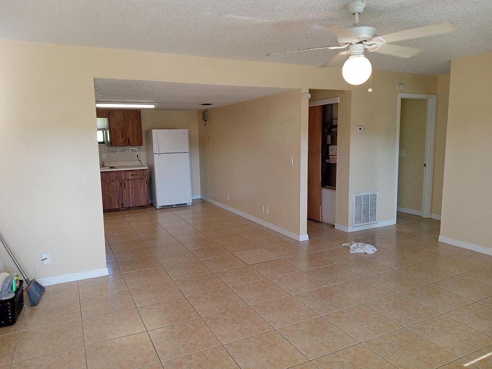 1st image of 8570 W Mayo Dr #38