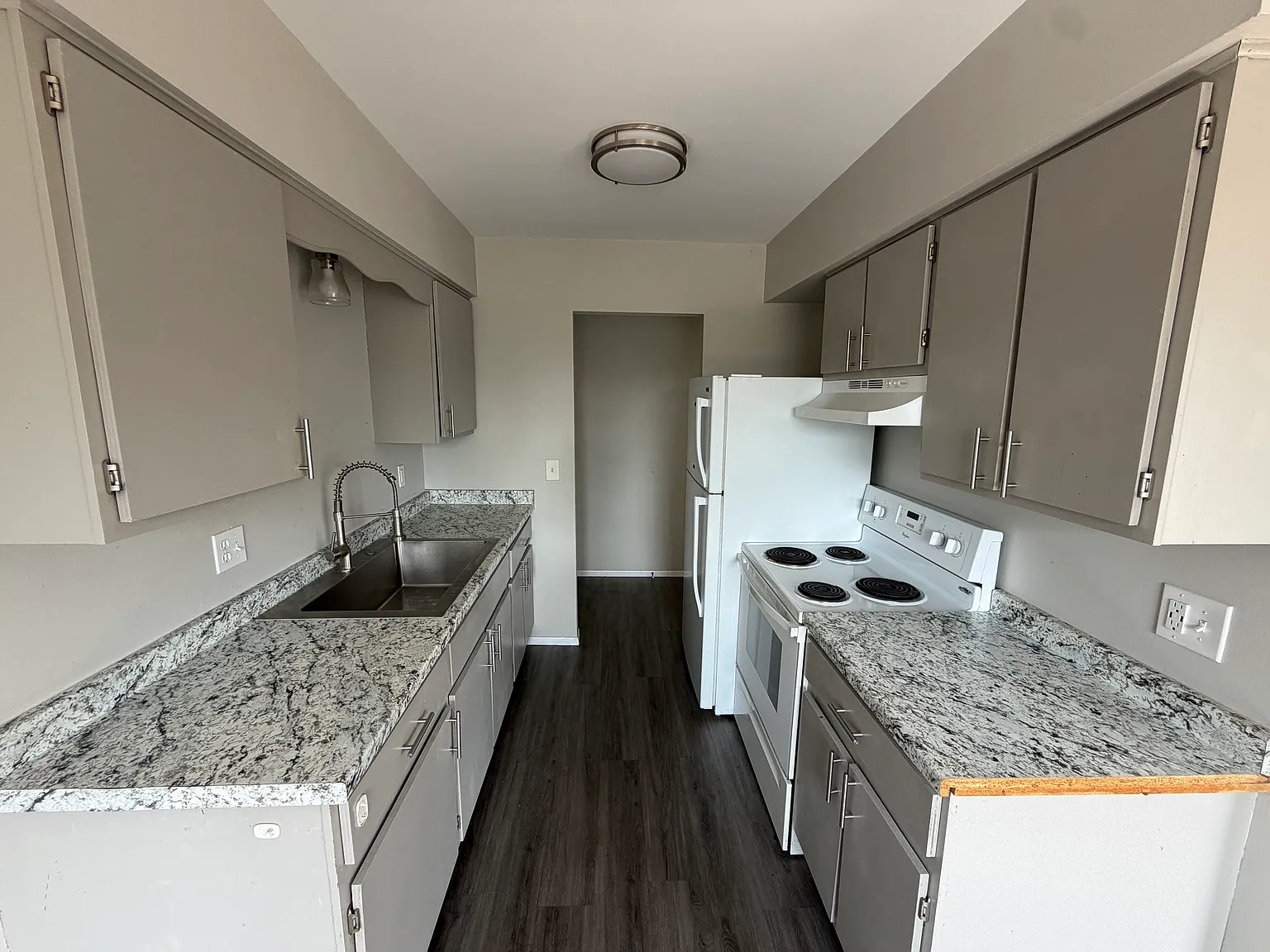 2 bed, 1.5 bath, 850 sqft, $1,000 — Photo 4