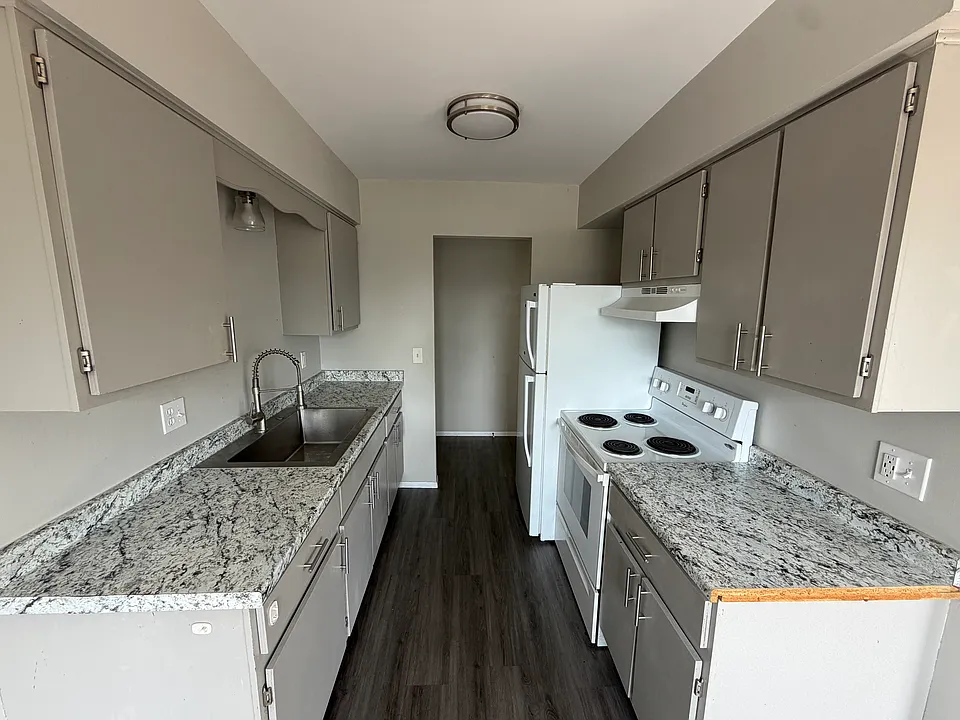 44 E Willow St #5