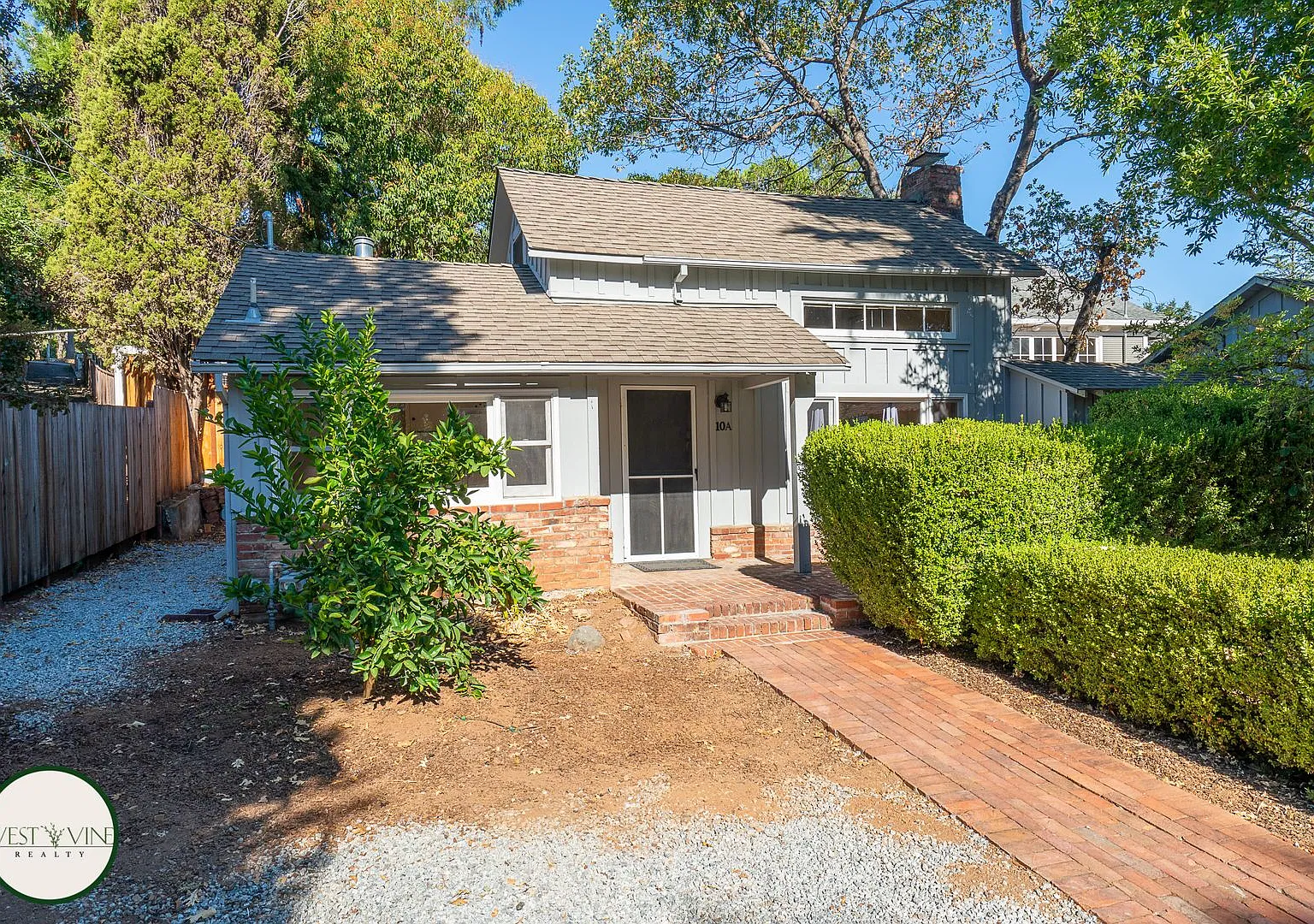 Bayview — Photo 2