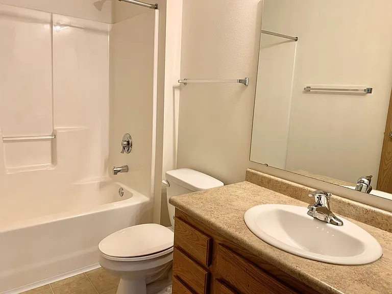 Huntington Pointe I — Photo 4