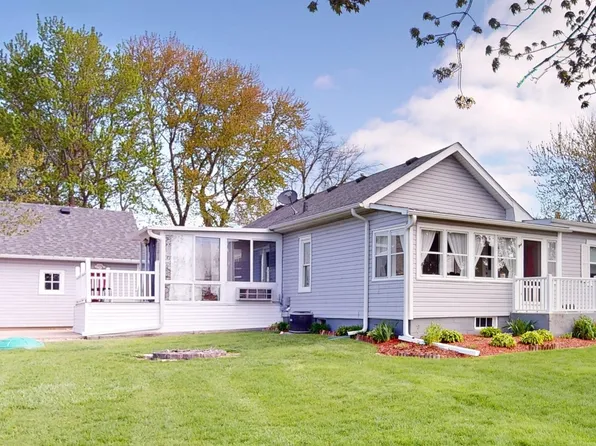 531 James St, Hinckley, IL 60520