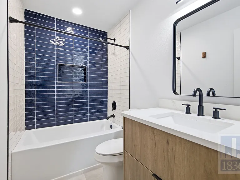 3610 Alexandria Dr — Photo 21