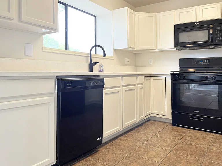 2100 Waterway Bnd — Photo 9