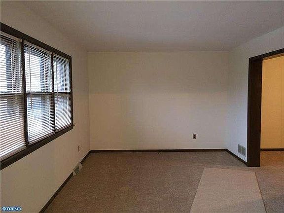 4th image of 103 Oak Leaf Dr