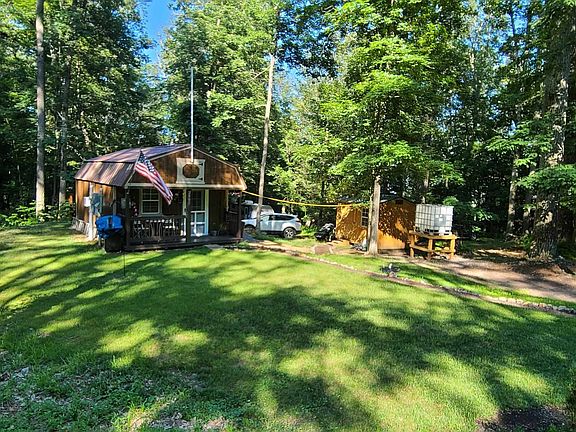 3rd image of 2505 High Knob Rd
