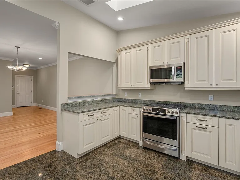 31 Florence Rd #31 — Photo 6