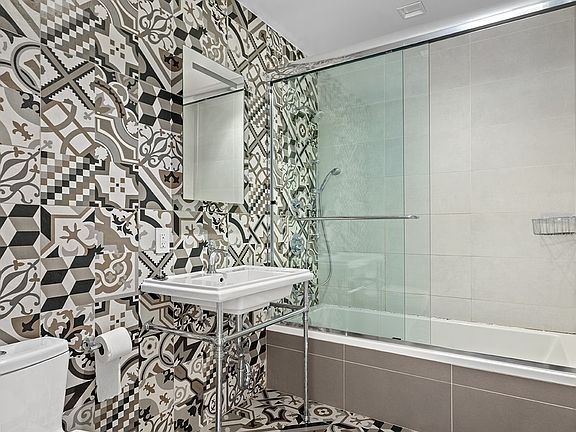 3rd image of 11 Old Fulton St #2