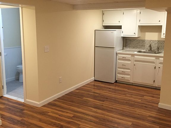 3rd image of 201 Waterman St APT 1A