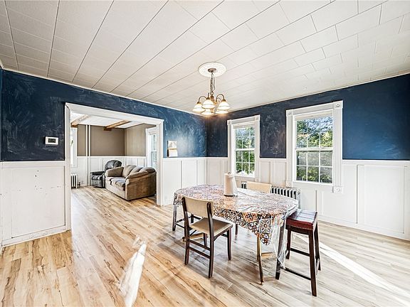 4th image of 309 Pearl Street