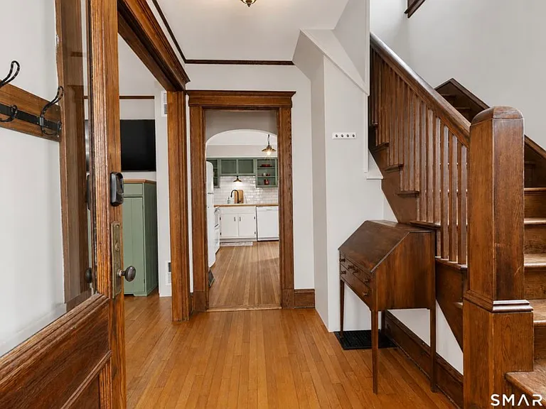 23 Jessamine St — Photo 3