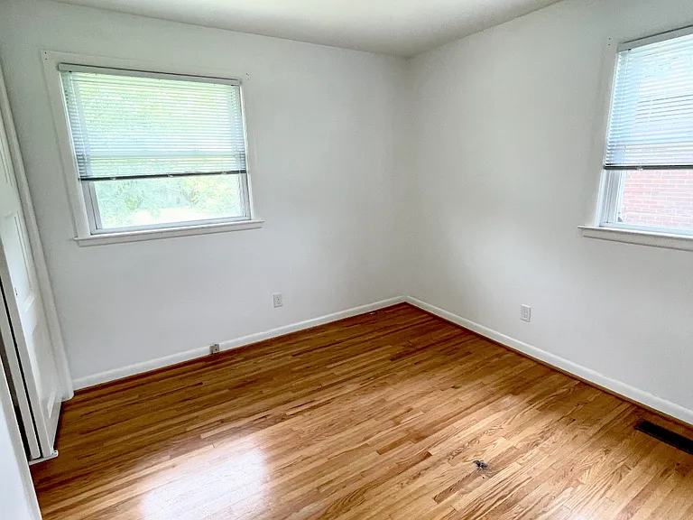 530 Annex Ave — Photo 9