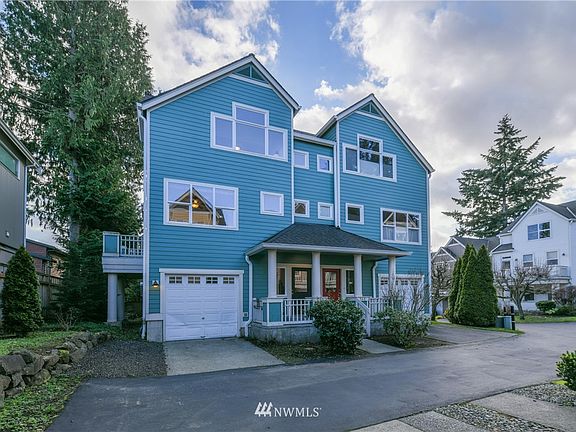 2nd image of 346 NE Wyatt Way #10