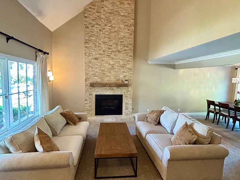 4413 Sugarland Ct — Photo 2