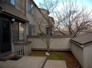 406 Thoreau St, Branford, CT 06405