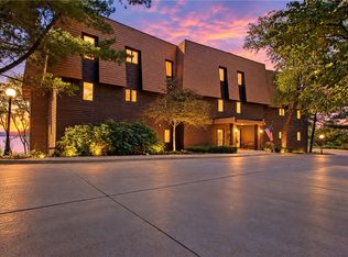855 E Lake Shore Dr #1D, Decatur, IL 62521