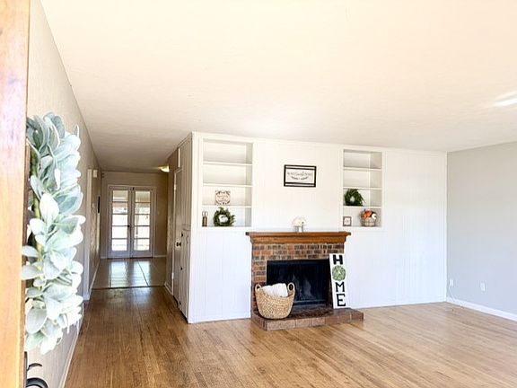 5th image of 2116 Templeton Gap Rd