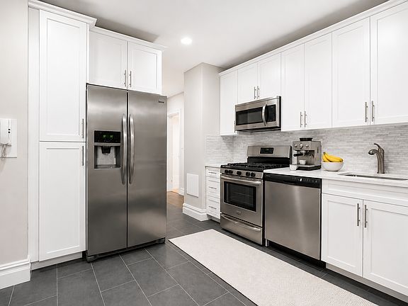 5th image of 168 W 86th St APT 15C