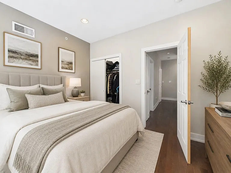 1435 S Taylor St — Photo 22