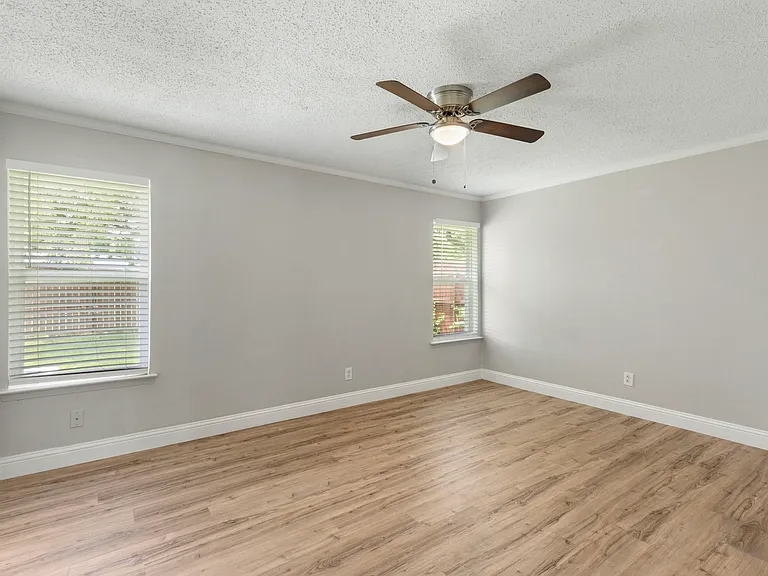 2032 Cedarwood Dr — Photo 11